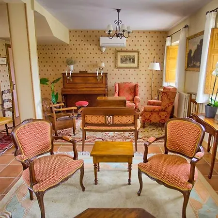 Colonial De Santillana Hotel