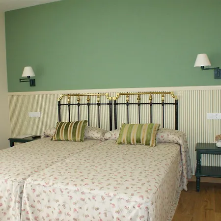 Colonial De Santillana Hotel 3*