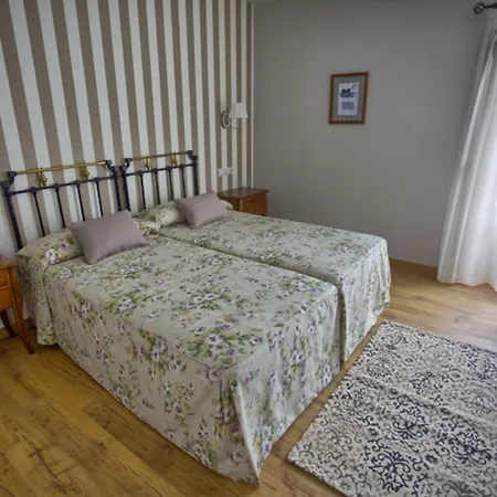 Hotel Colonial De Santillana 3*