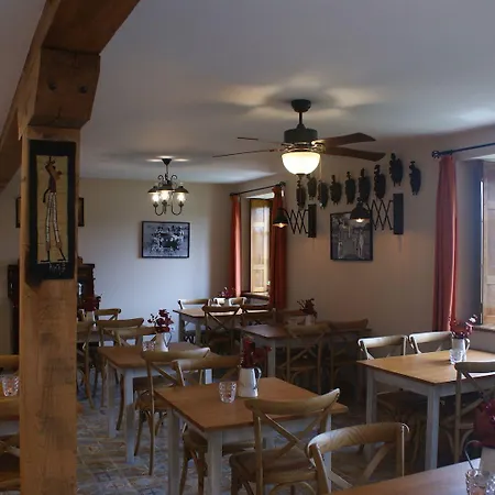 Colonial De Santillana