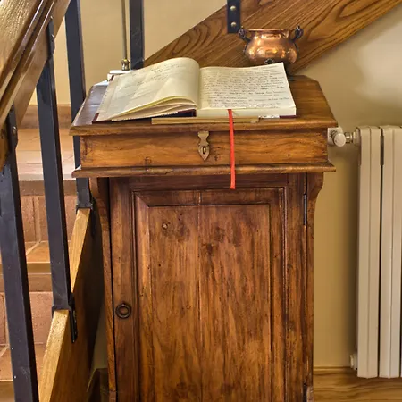 Colonial De Santillana