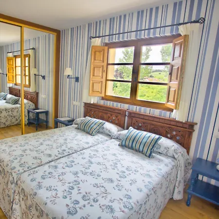 Colonial De Santillana