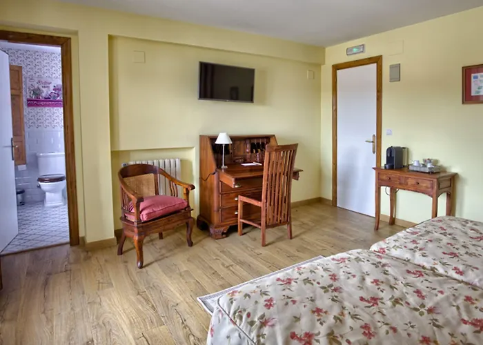 Colonial De Santillana 3*