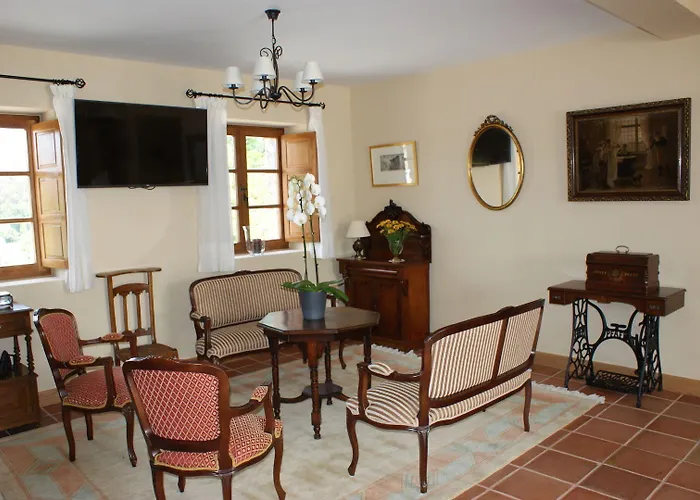 Colonial De Santillana Hotel