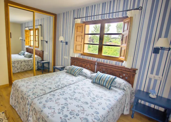 Colonial De Santillana