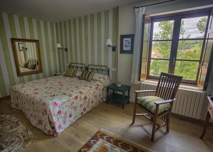 Hotel Colonial De Santillana 3*