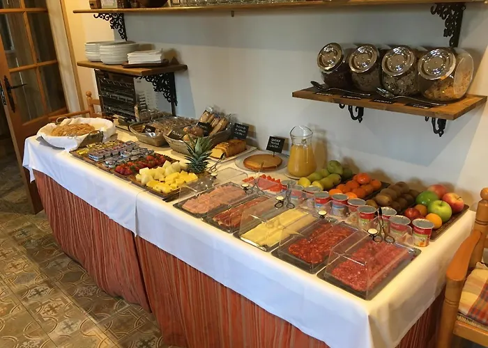 Hotel Colonial De Santillana 3*