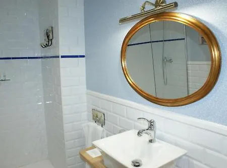 Colonial De Santillana מלון סנטילנה דל מר