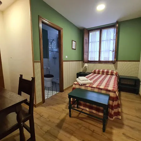 Colonial De Santillana