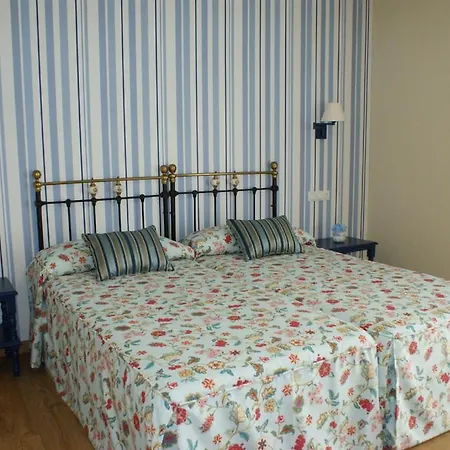 Colonial De Santillana Hotel 3*