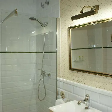 Colonial De Santillana 3* סנטילנה דל מר