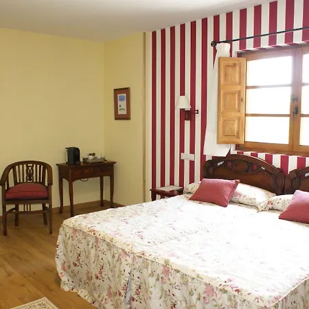 Colonial De Santillana Hotel 3*