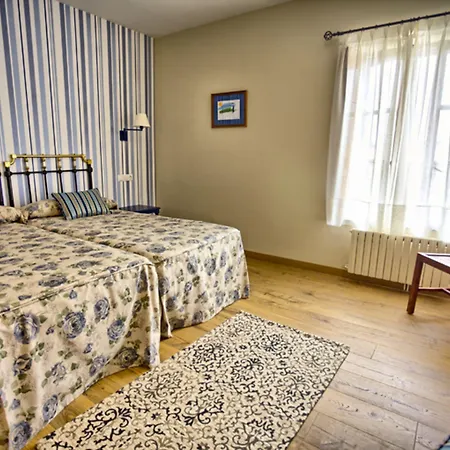 Colonial De Santillana 3* סנטילנה דל מר