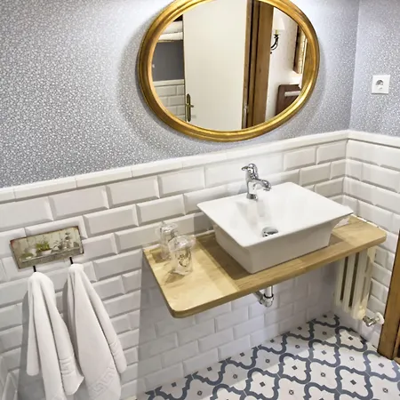 Colonial De Santillana 3* סנטילנה דל מר