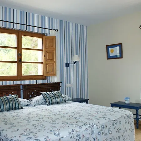 Colonial De Santillana מלון 3*