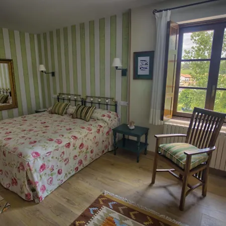 Hotel Colonial De Santillana 3*