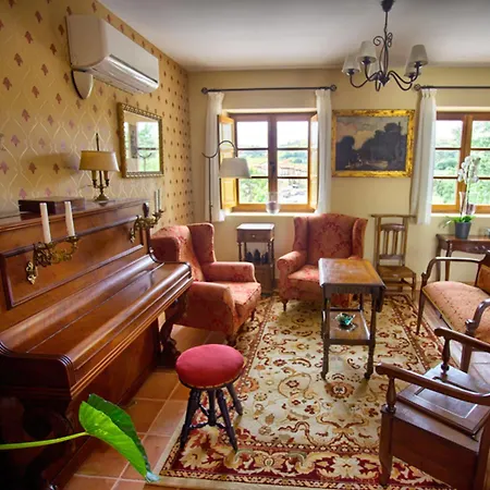 Hotel Colonial De Santillana 3*
