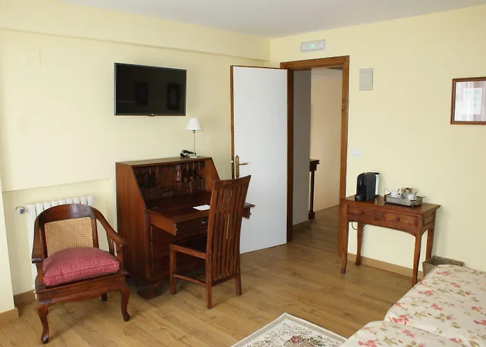 Colonial De Santillana 3*