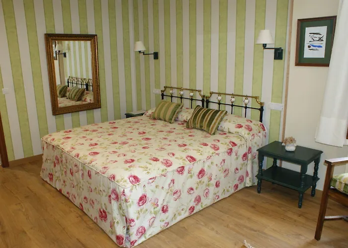 Colonial De Santillana