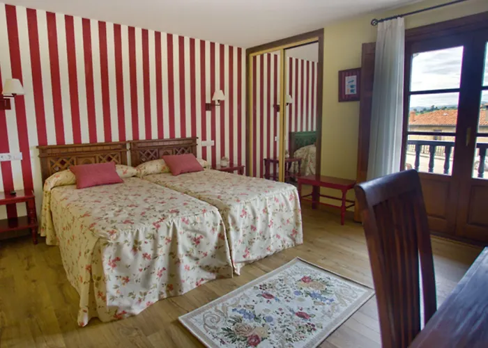 Colonial De Santillana Hotel 3*