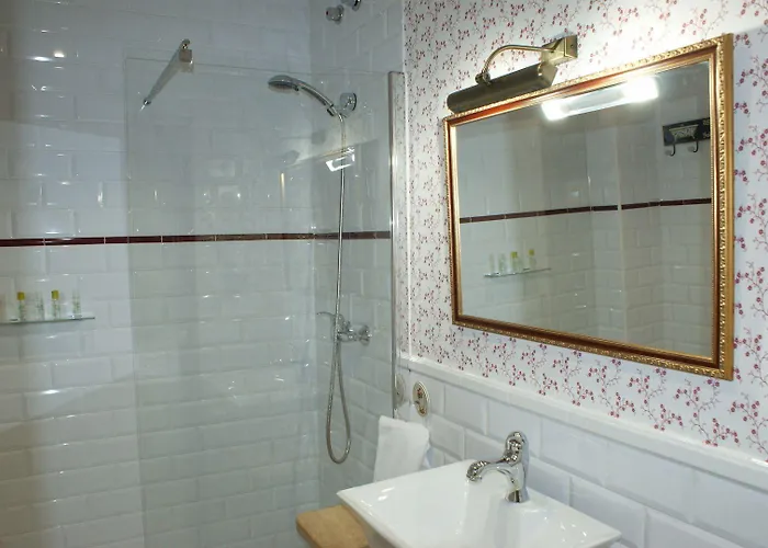 Colonial De Santillana 3*