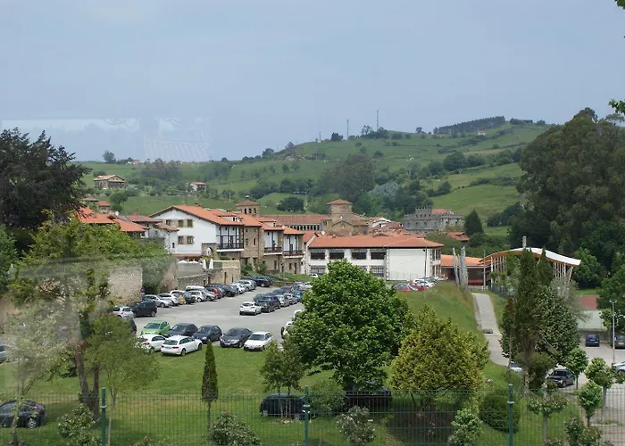 Colonial De Santillana Hotel