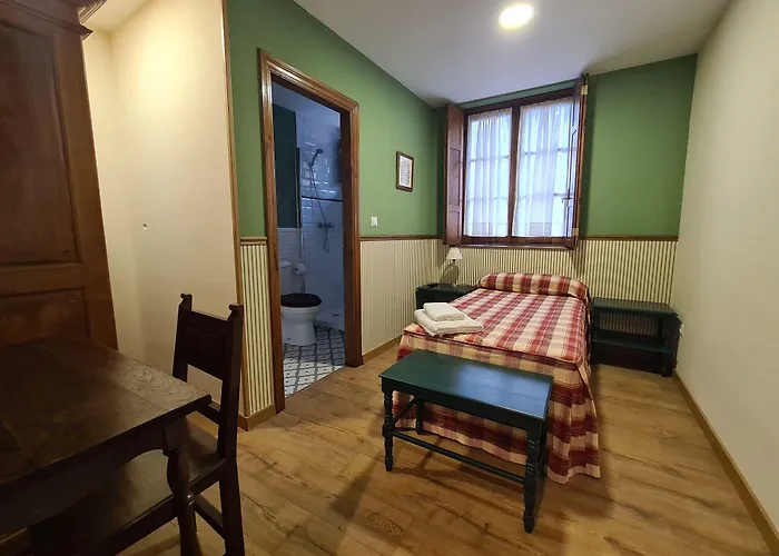 Colonial De Santillana